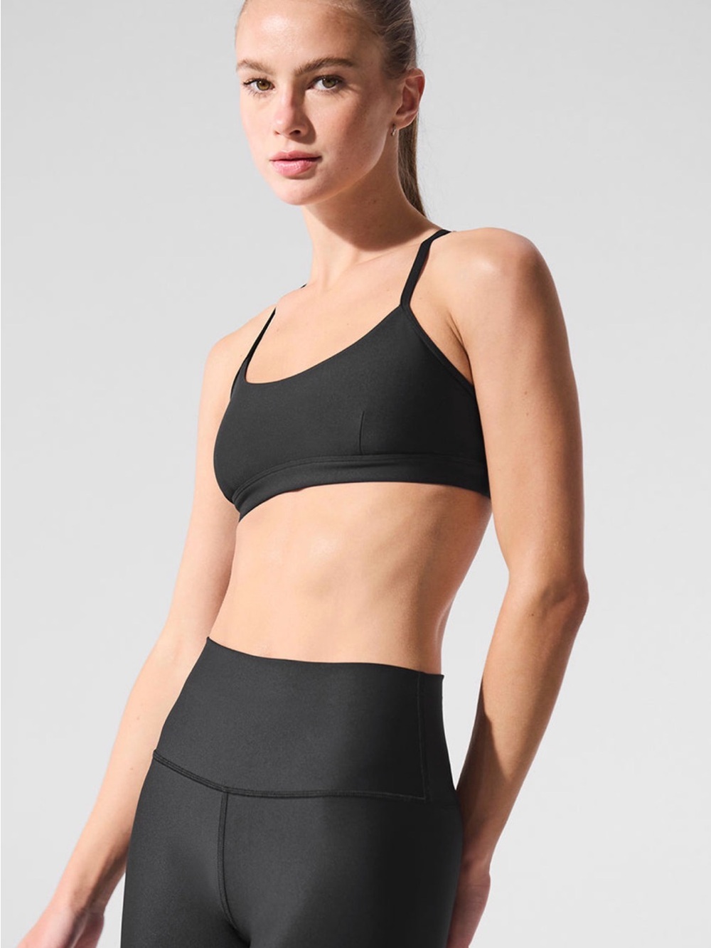 ALO Yoga Airlift sports bra sz M Black